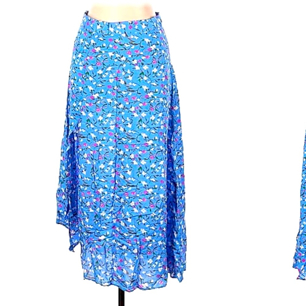 Flowy skirt with flowers